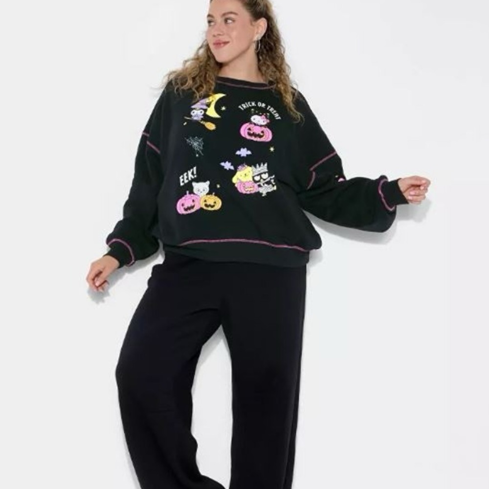 Ladies  hello Kitty glow in the dark shirt, size 2XL Black Halloween Sweatshirt